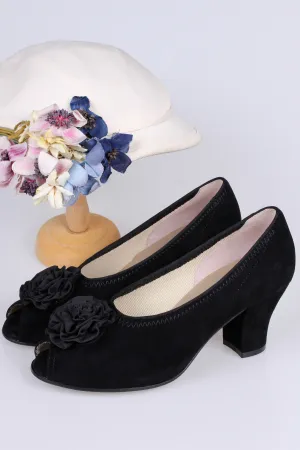 Late 1930s everyday suede pumps with rosetta, black, Jean
