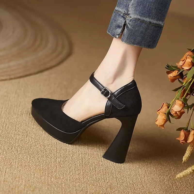 Ostranuxe Classic Buckle Pumps