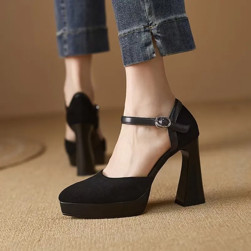 Ostranuxe Classic Buckle Pumps