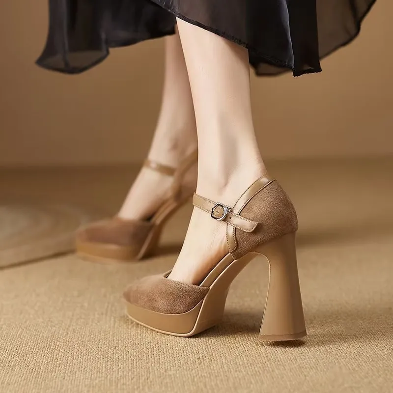 Ostranuxe Classic Buckle Pumps